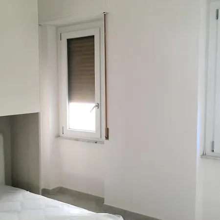 One Bedroom With Balcony At 8 Km Away From The Beach Lägenhet